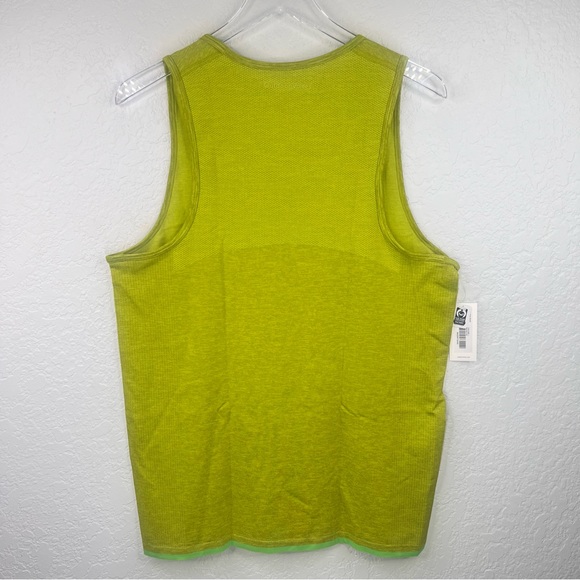 Outdoor Voices Men’s Green Apple Seamless Pique Tank Top Size Large - Picture 11 of 12